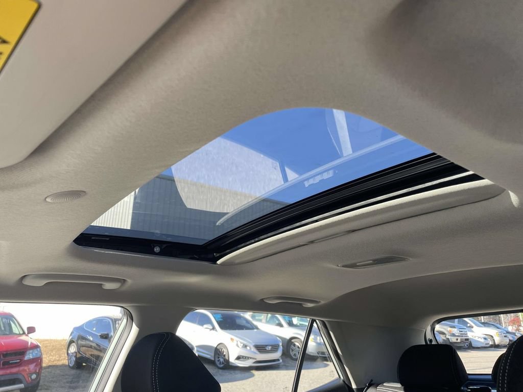 New 2026 Hyundai Venue SEL FWD image 17