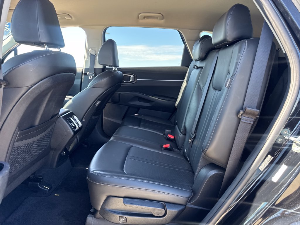 Used 2024 Kia Sorento S AWD/4WD image 13