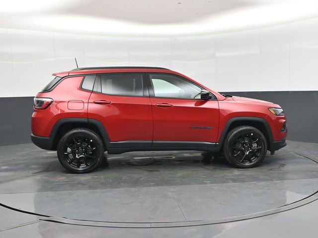 New 2026 Jeep Compass Latitude image 2