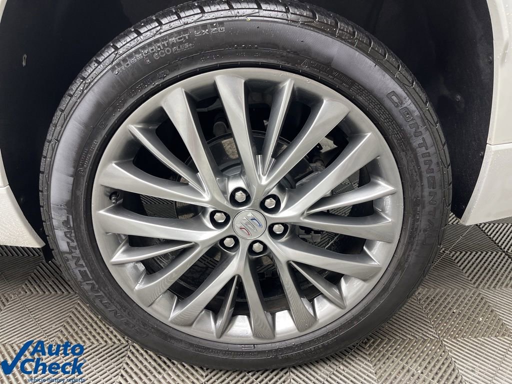 Used 2025 Buick Enclave Avenir image 29