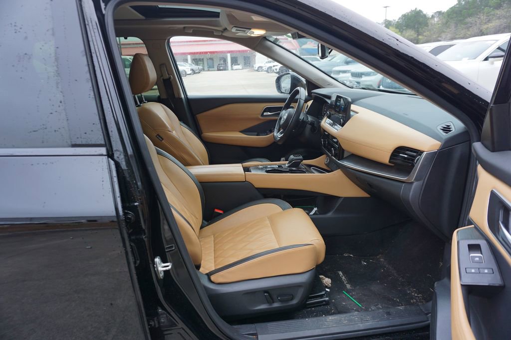 Used 2023 Nissan Rogue Platinum image 16