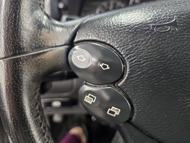 Used 2005 Mercedes-Benz CLK 500 Cabriolet image 14
