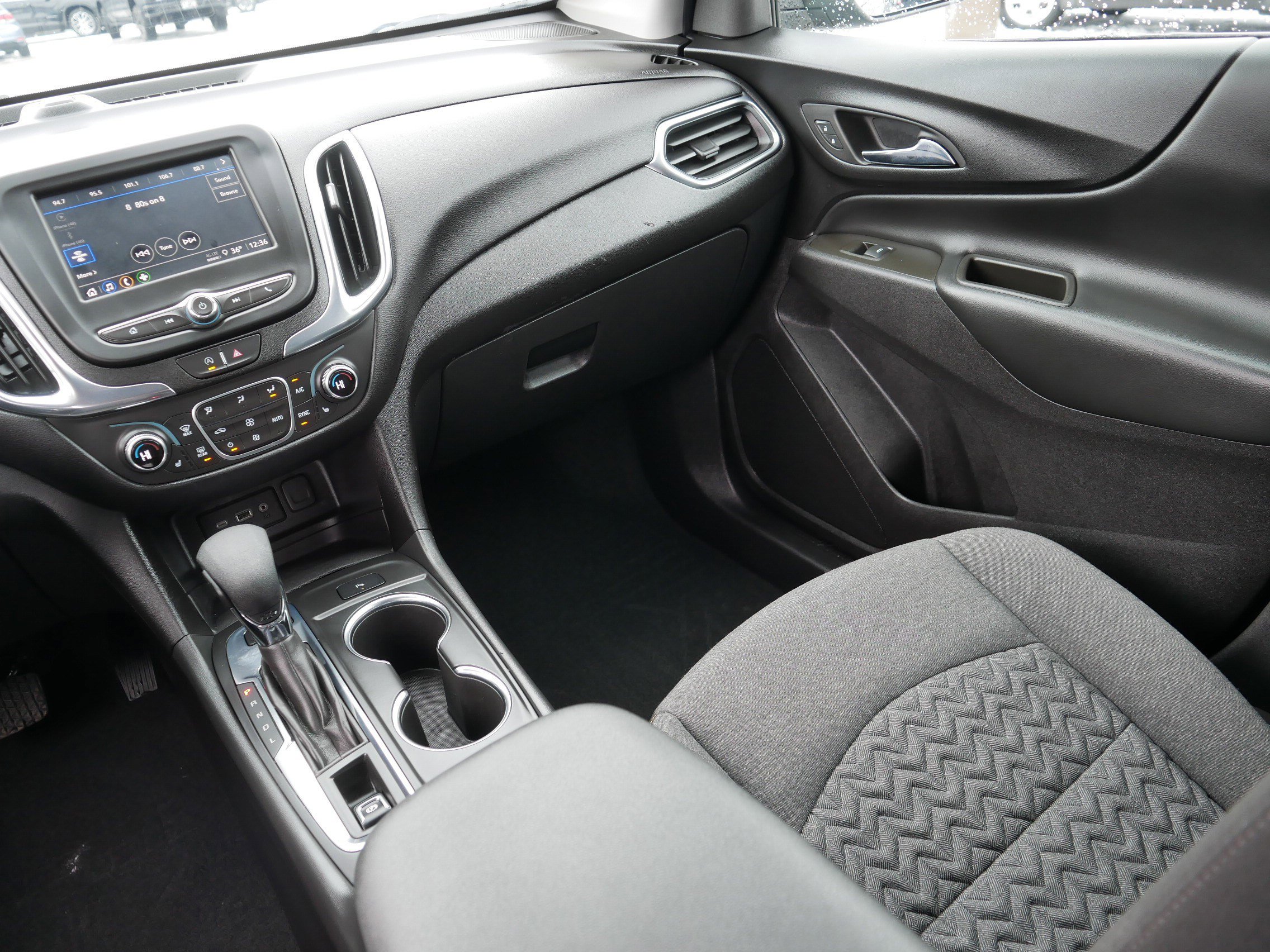 Used 2024 Chevrolet Equinox LT image 11