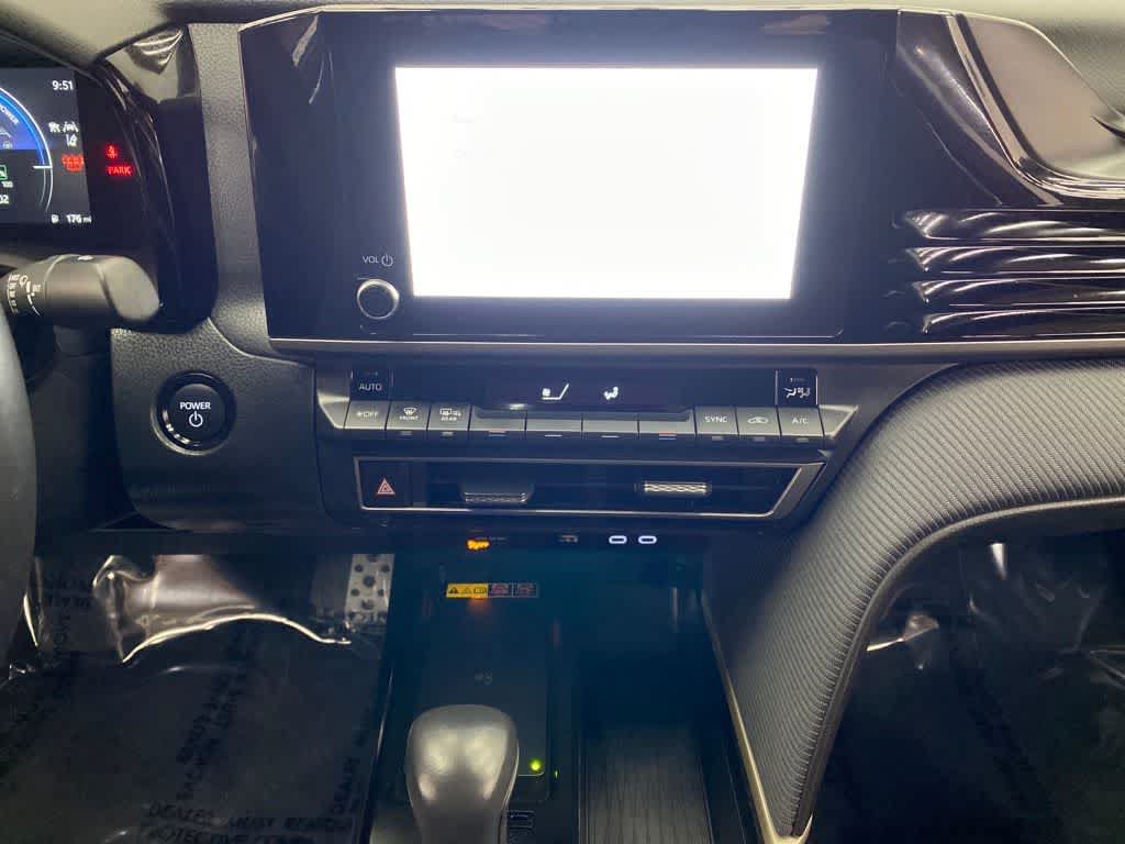 Used 2025 Toyota Camry SE FWD image 24