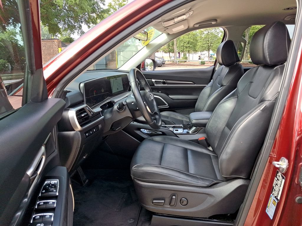 Used 2023 Kia Telluride S FWD image 13