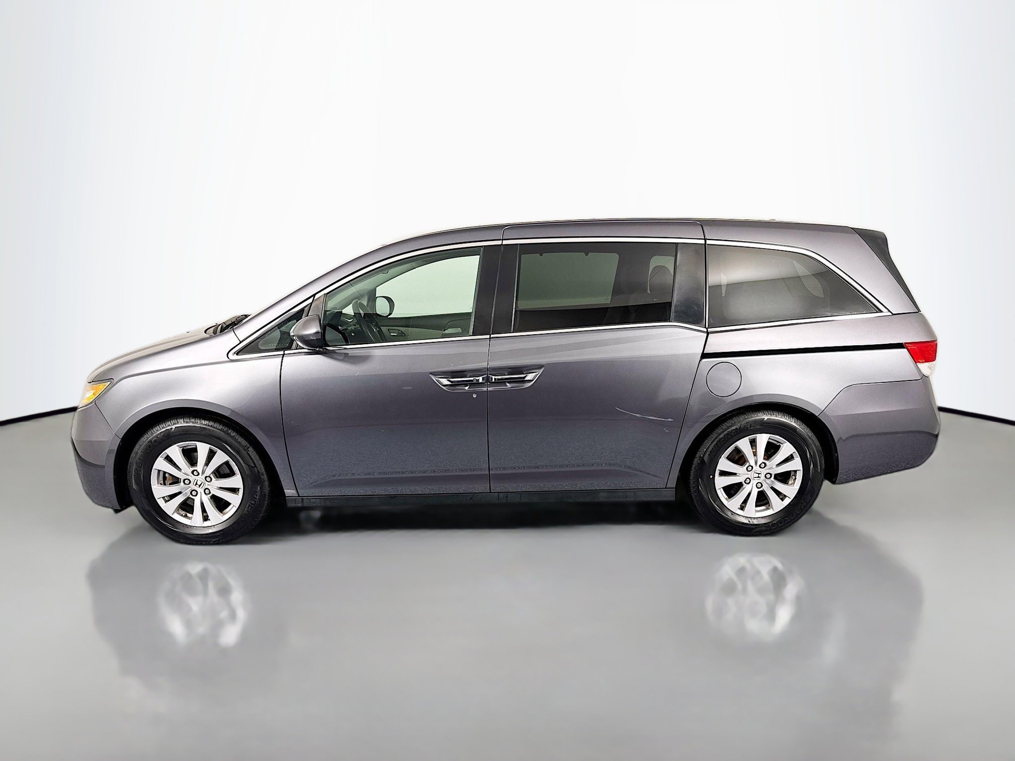 Used 2016 Honda Odyssey SE image 8
