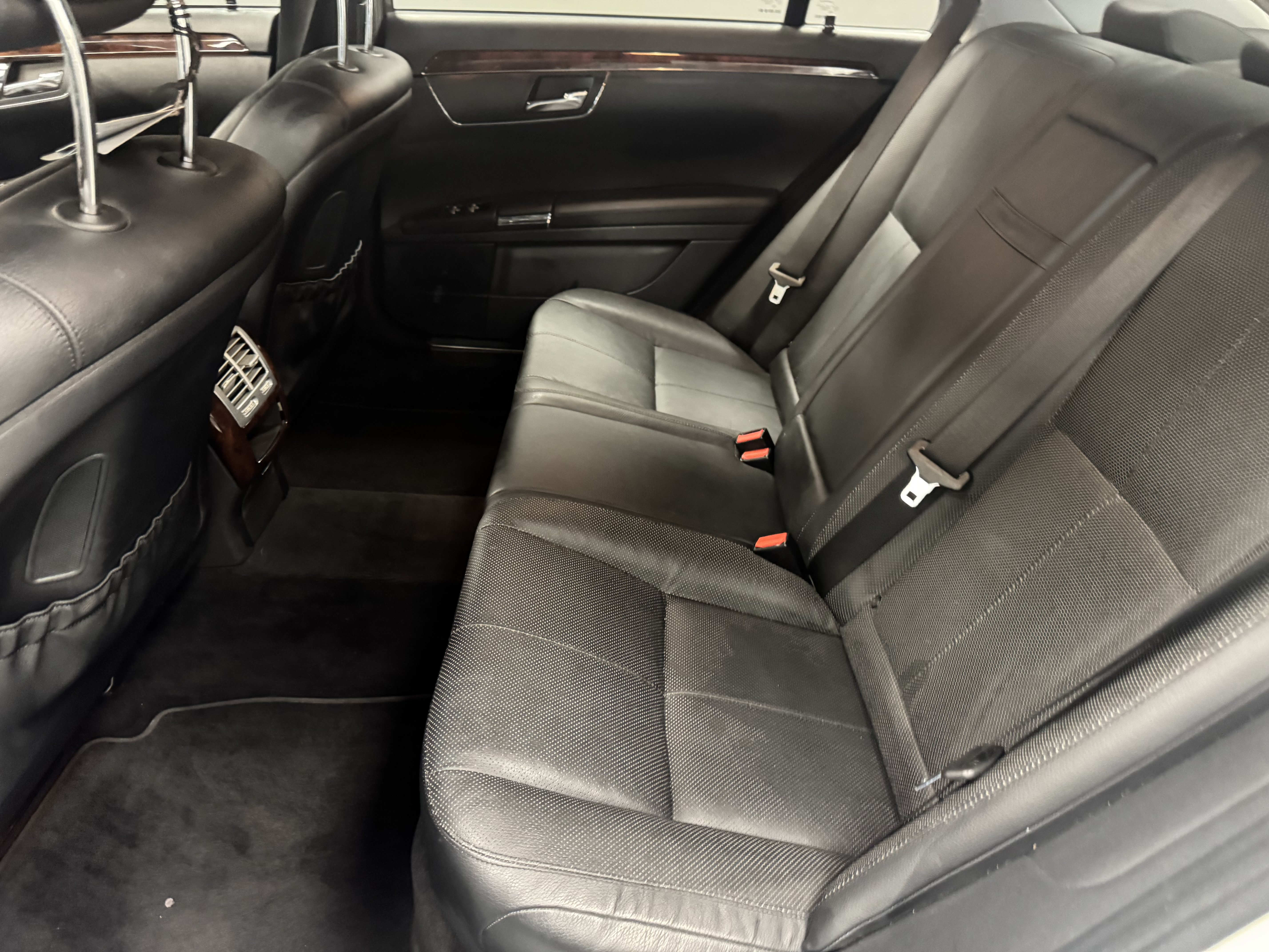 Used 2009 Mercedes-Benz S 550 4MATIC image 17