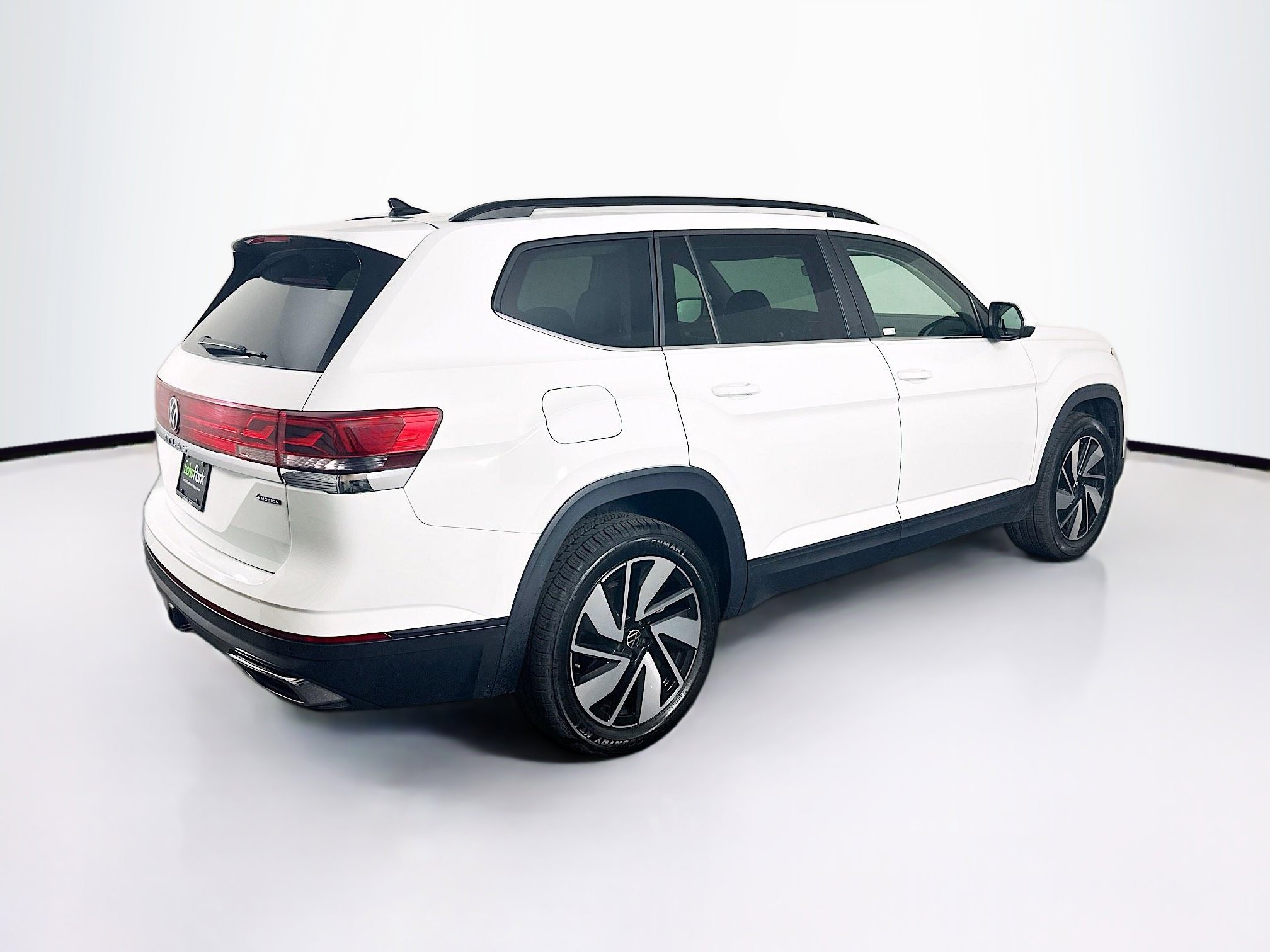 Used 2025 Volkswagen Atlas SE image 9