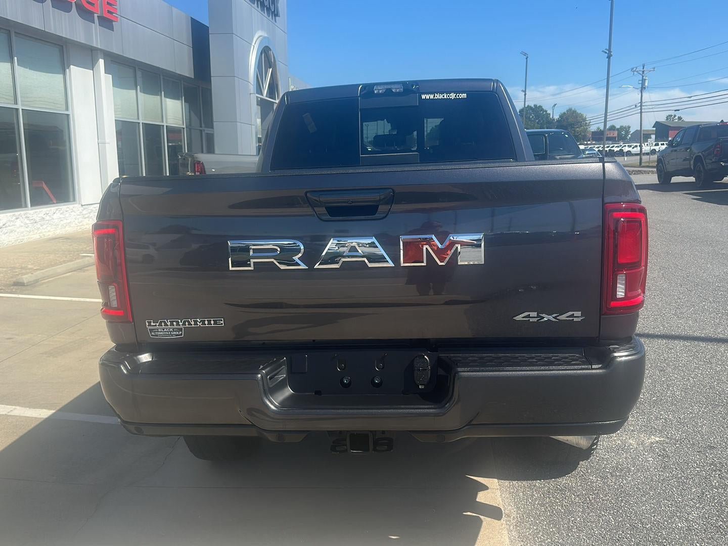New 2026 RAM 2500 Laramie w/ Sport Appearance Package AWD/4WD image 9
