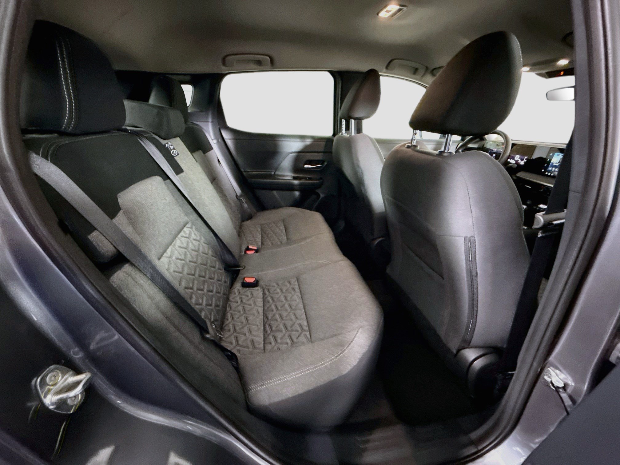 Used 2026 Nissan Kicks SV FWD image 27