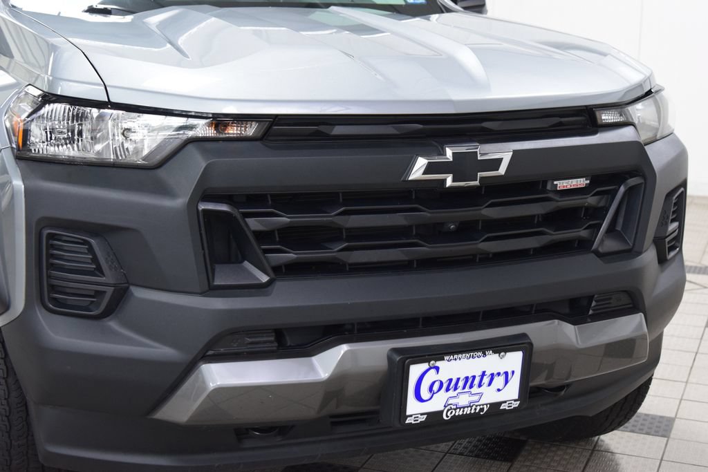 Used 2024 Chevrolet Colorado Trail Boss w/ Technology Package AWD/4WD image 13