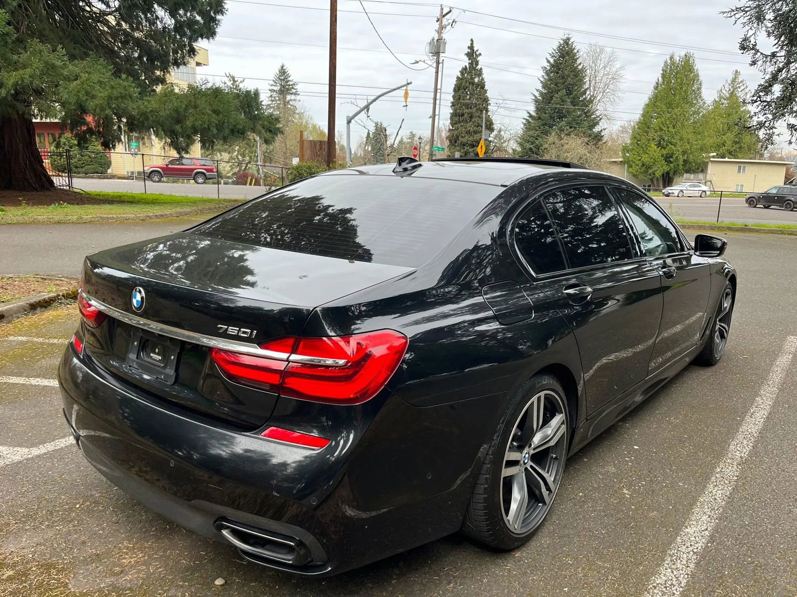 Used 2019 BMW 750i w/ Executive Package RWD image 5