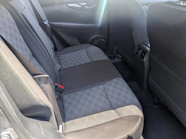 Used 2018 Nissan Rogue Sport SV AWD/4WD image 19
