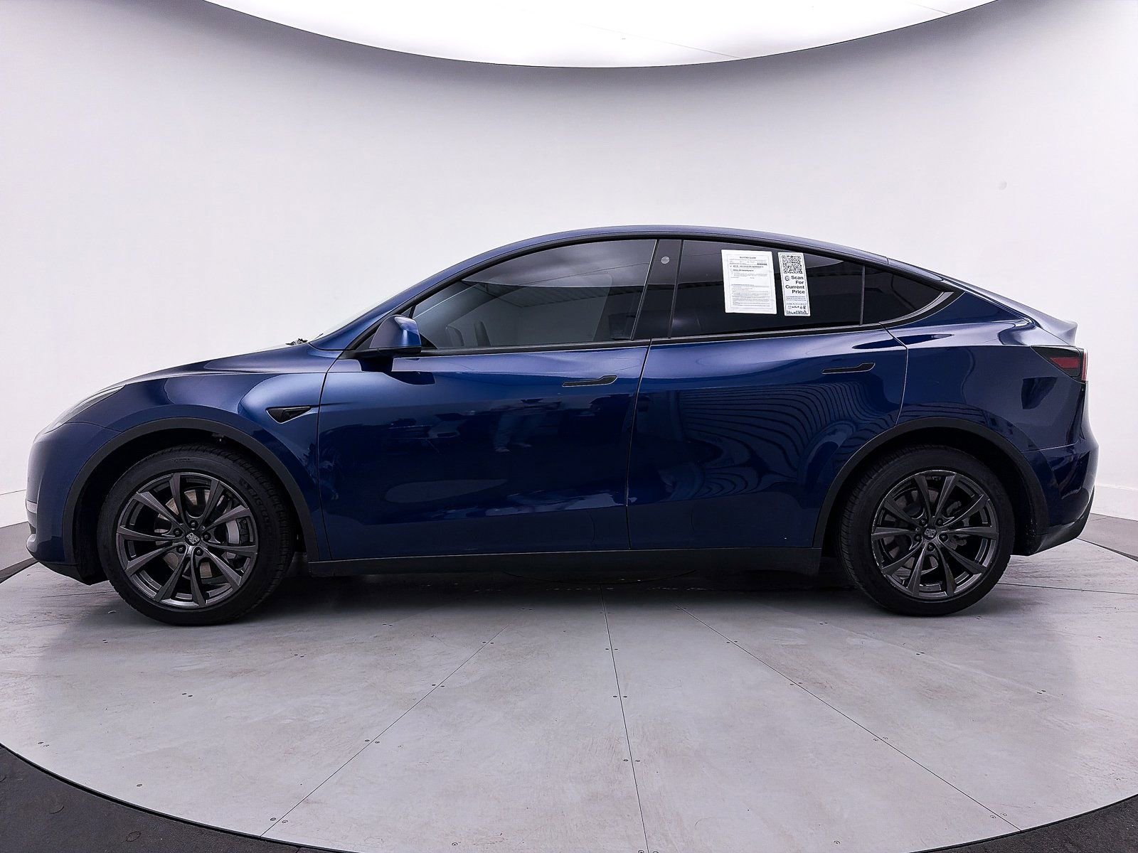 Used 2022 Tesla Model Y Long Range image 32