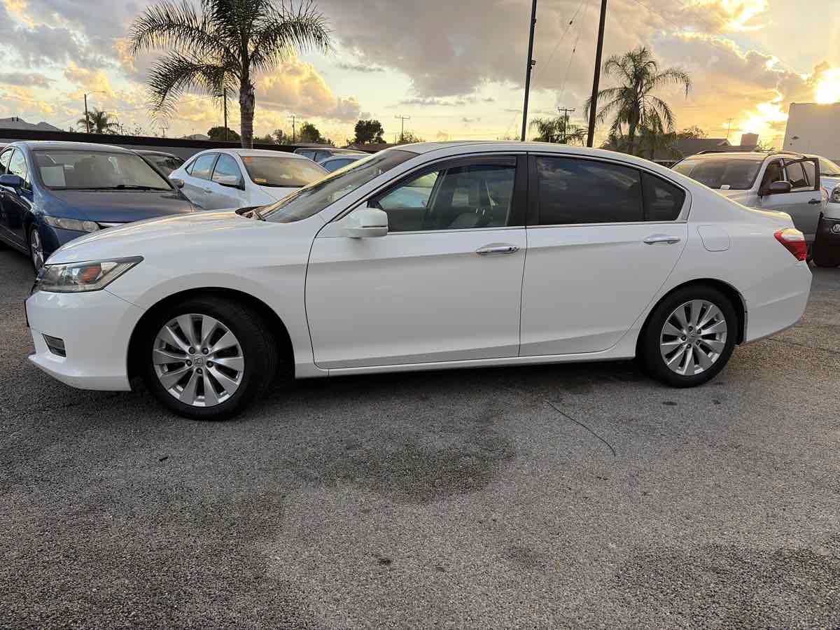Used 2013 Honda Accord EX-L image 2