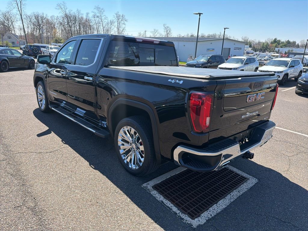 Used 2022 GMC Sierra 1500 SLT w/ SLT Premium Package AWD/4WD image 4
