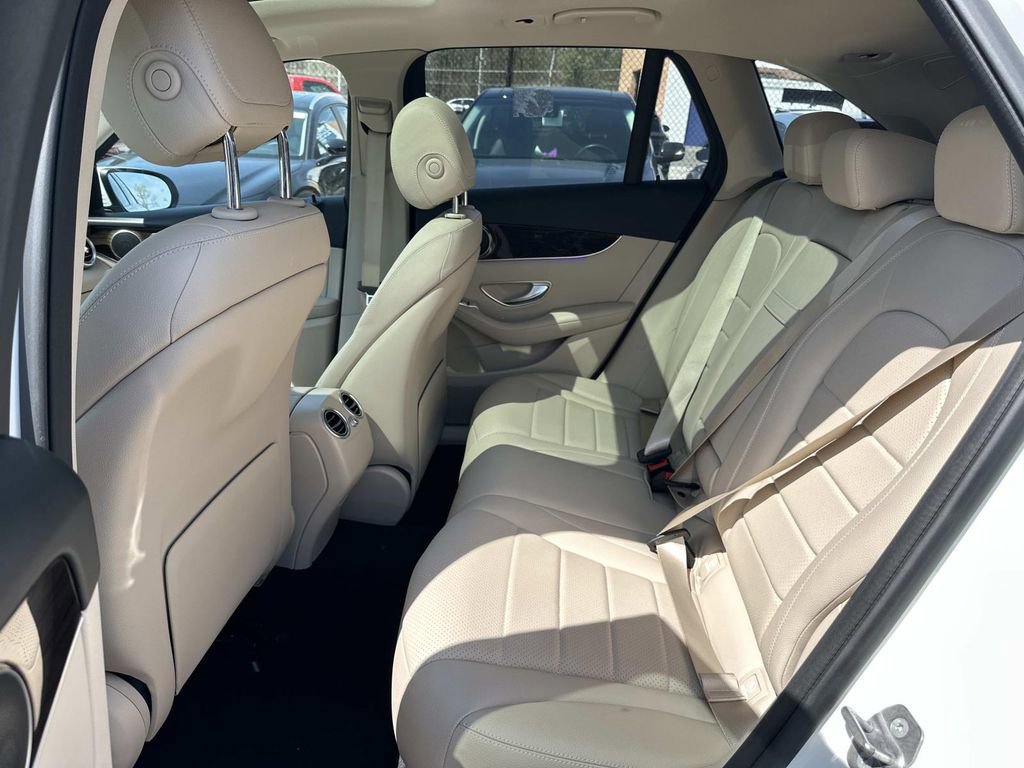 Used 2021 Mercedes-Benz GLC 300 4MATIC w/ Premium Package image 28