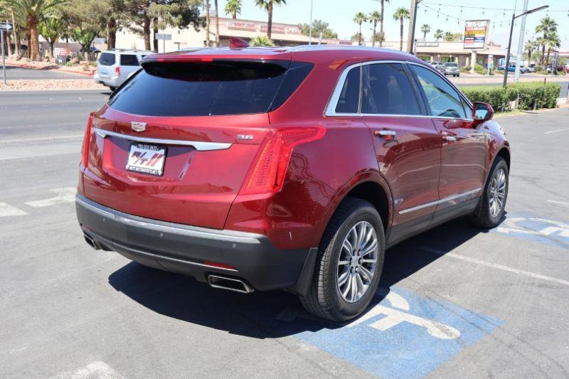 Used 2017 Cadillac XT5 Luxury w/ Driver Awareness Package FWD image 7