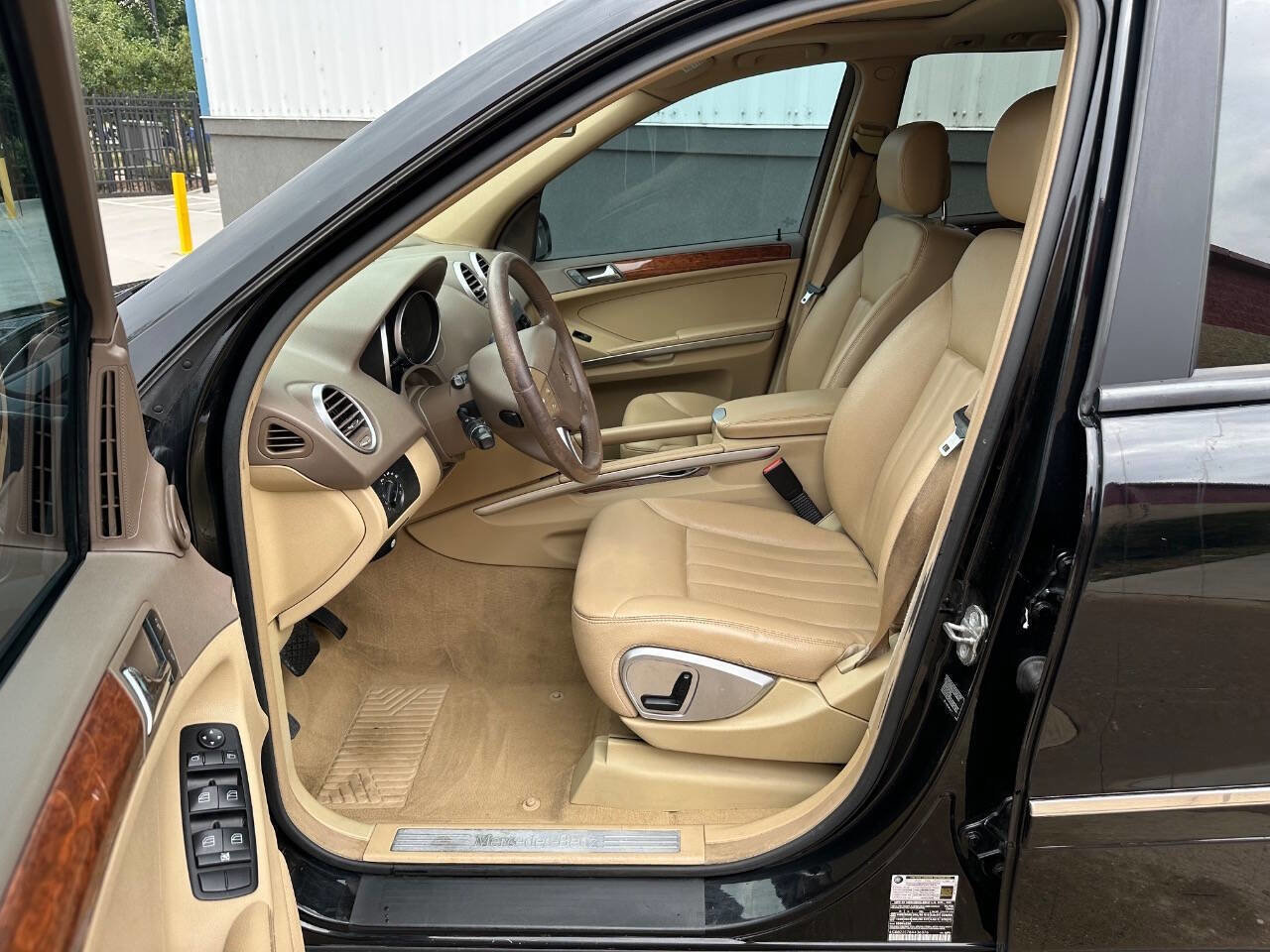 Used 2008 Mercedes-Benz ML 320 4MATIC w/ P1 Pkg image 33