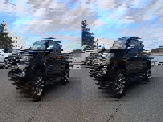 Used 2017 Toyota Tacoma Limited w/ Tow Package image 10