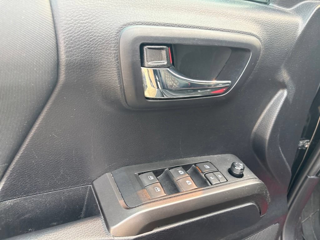 Used 2021 Toyota Tacoma TRD Sport AWD/4WD image 13