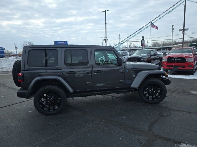 Used 2025 Jeep Wrangler Unlimited Sahara w/ Safety Group image 7