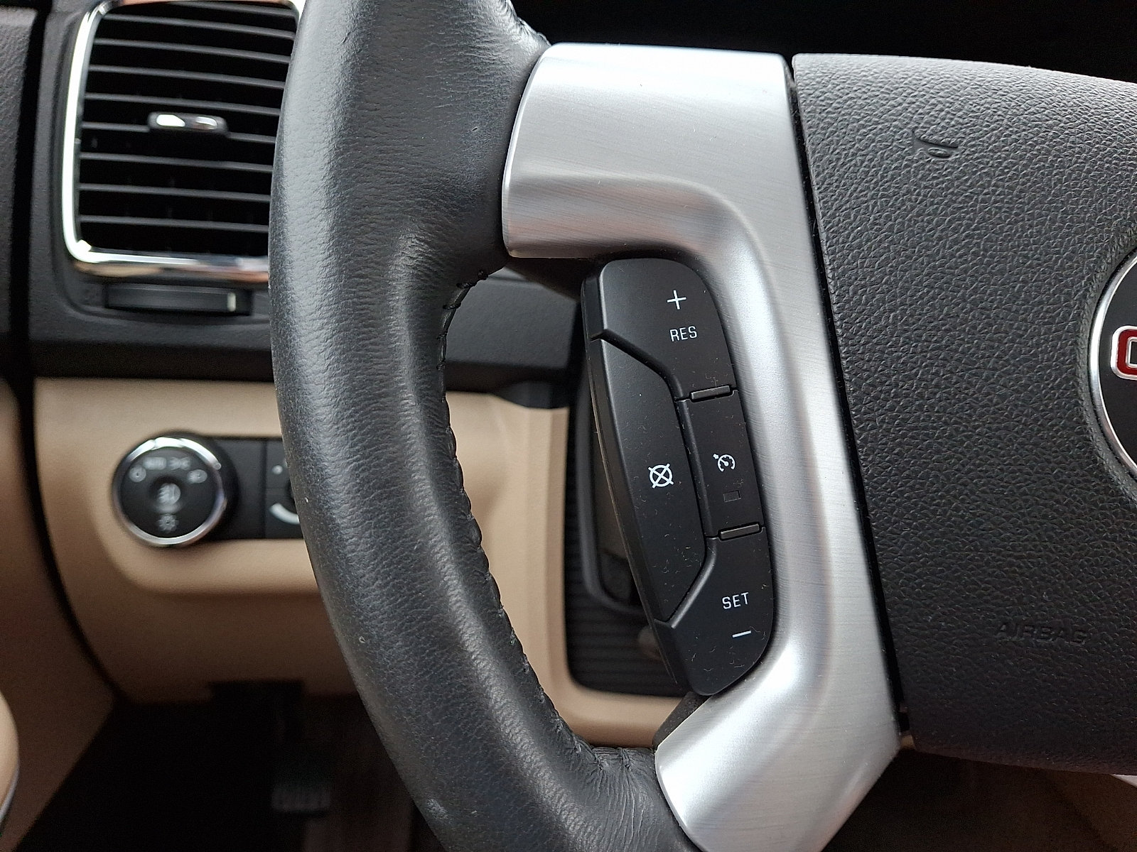 Used 2012 GMC Acadia SLT AWD/4WD image 22