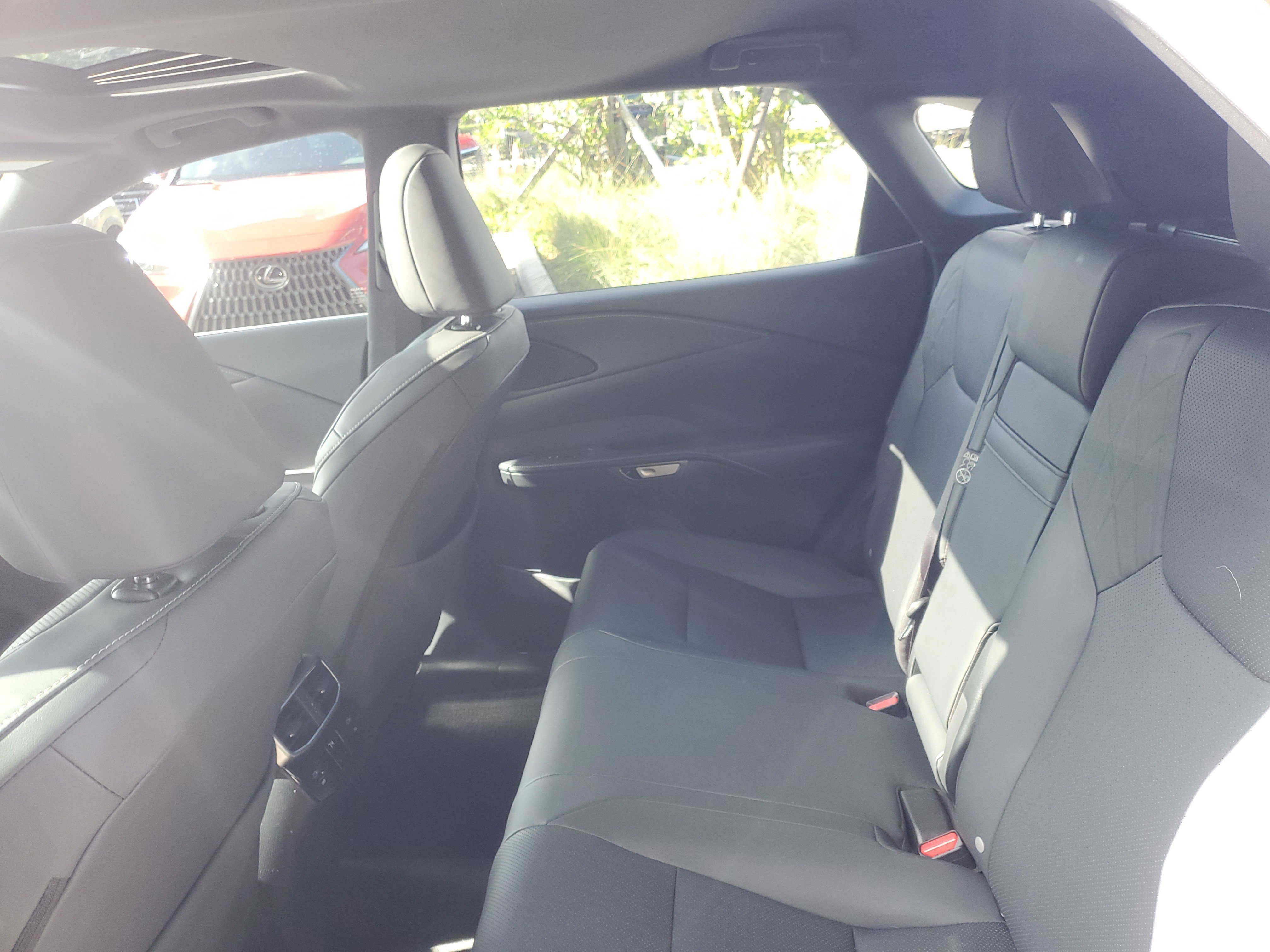 Used 2024 Lexus RX 350 Premium image 11