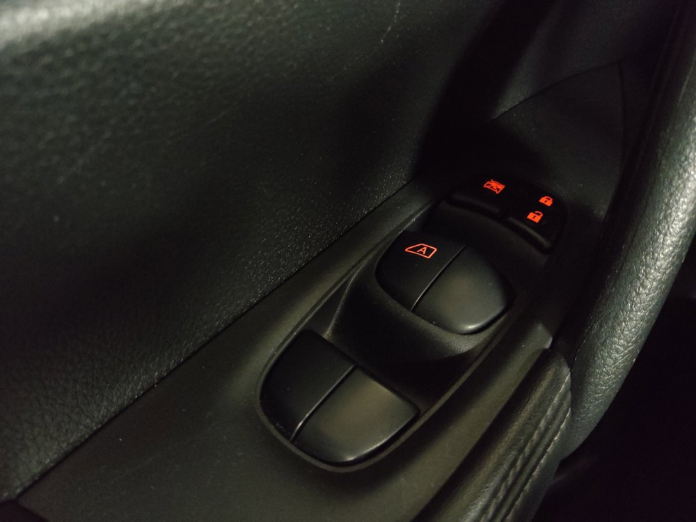 Used 2019 Nissan Rogue S FWD image 27