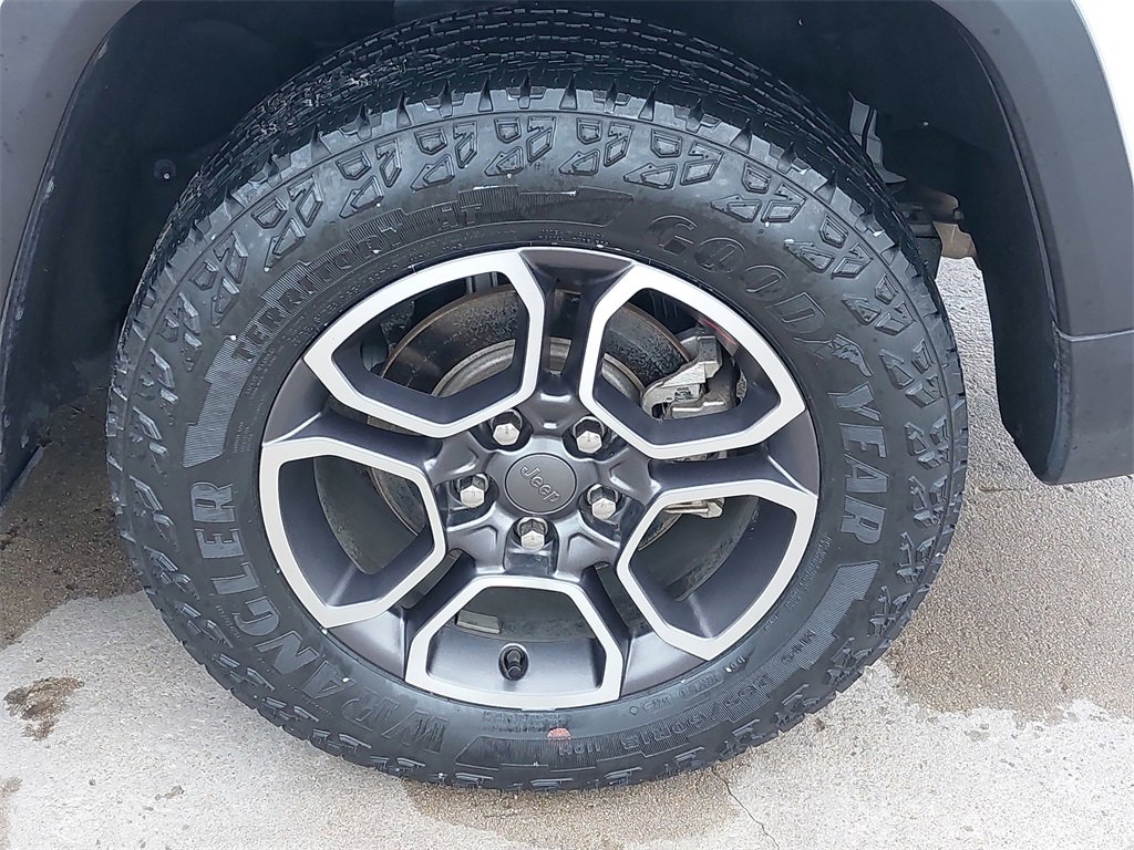 Used 2022 Jeep Grand Cherokee Trailhawk image 30