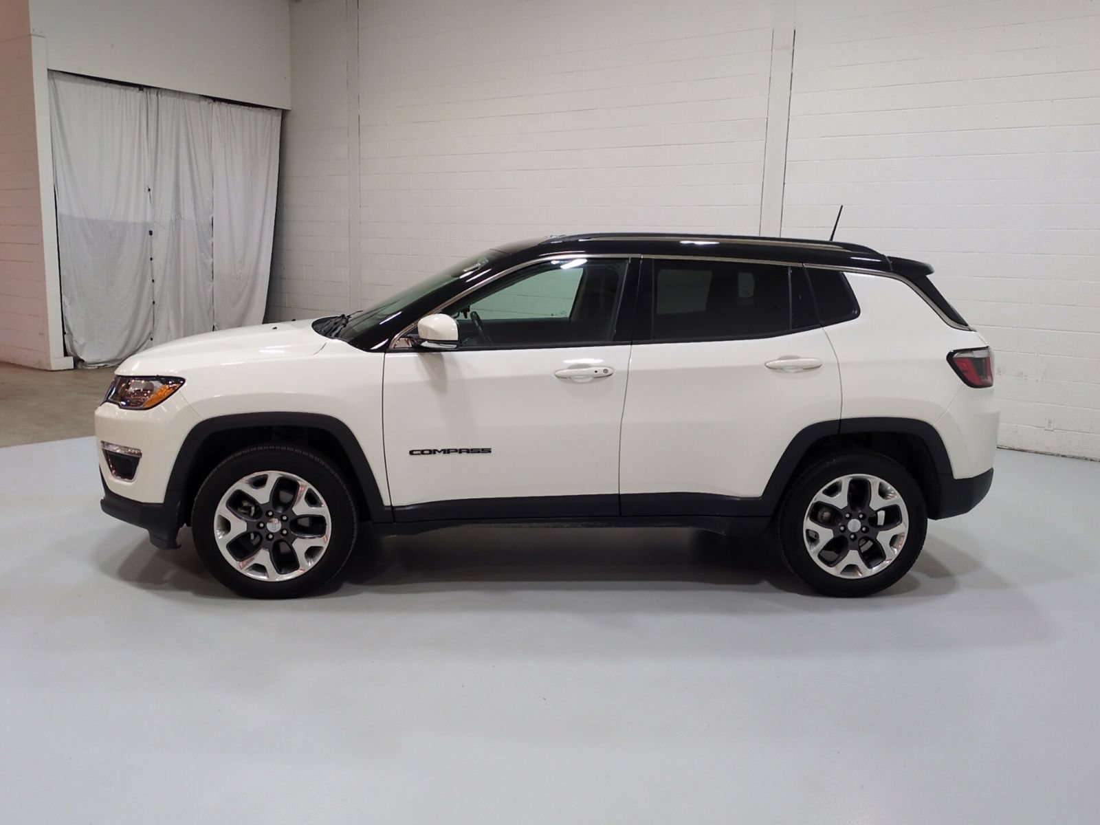 Used 2019 Jeep Compass Limited AWD/4WD image 6