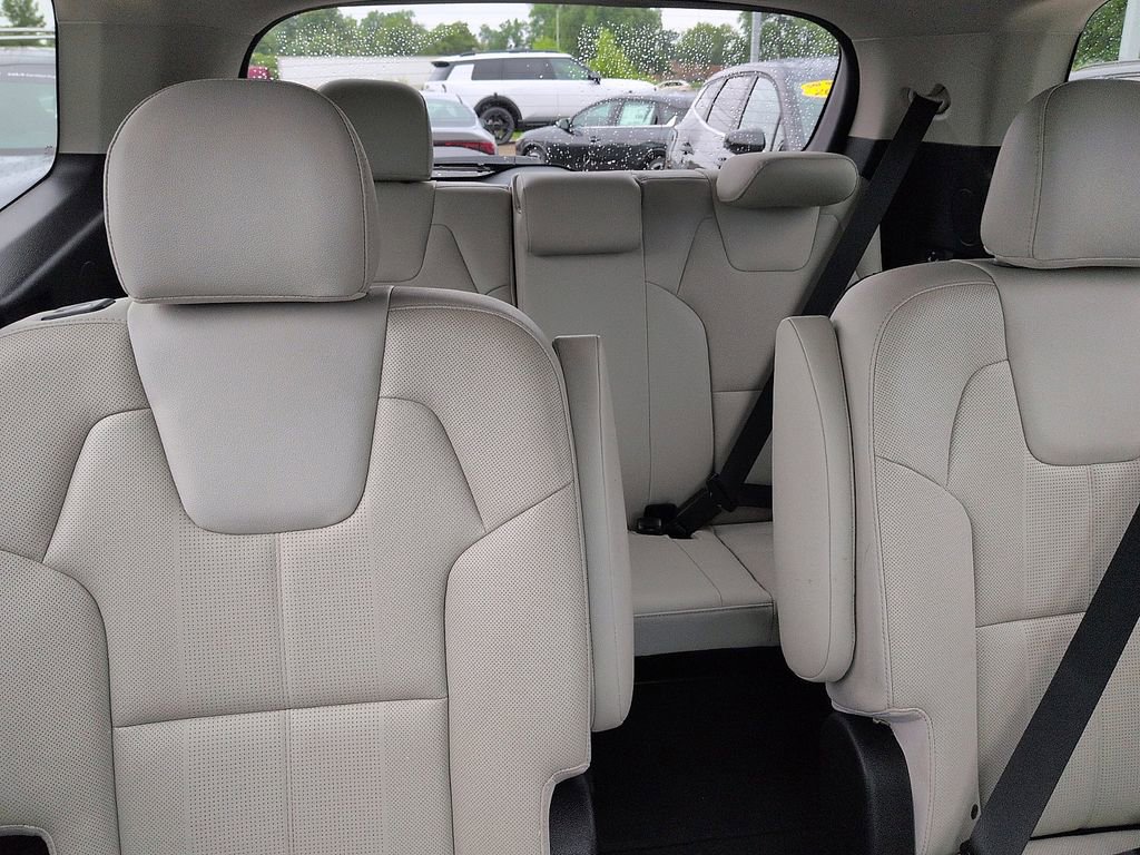 Used 2023 Kia Telluride EX w/ EX Captain's Chair Package FWD image 8