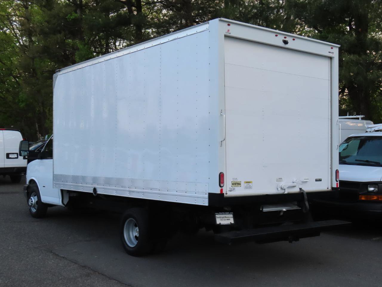 Used 2022 Chevrolet Express 3500 w/ Power Convenience Package RWD image 4