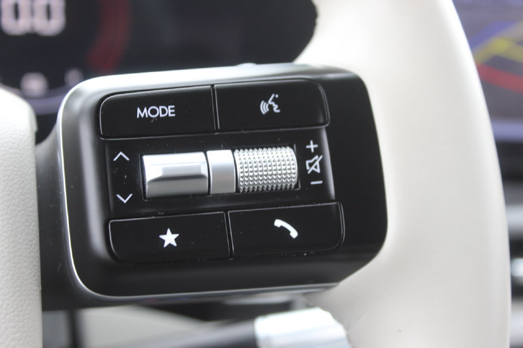 Used 2025 Hyundai Santa Fe SEL AWD/4WD image 28