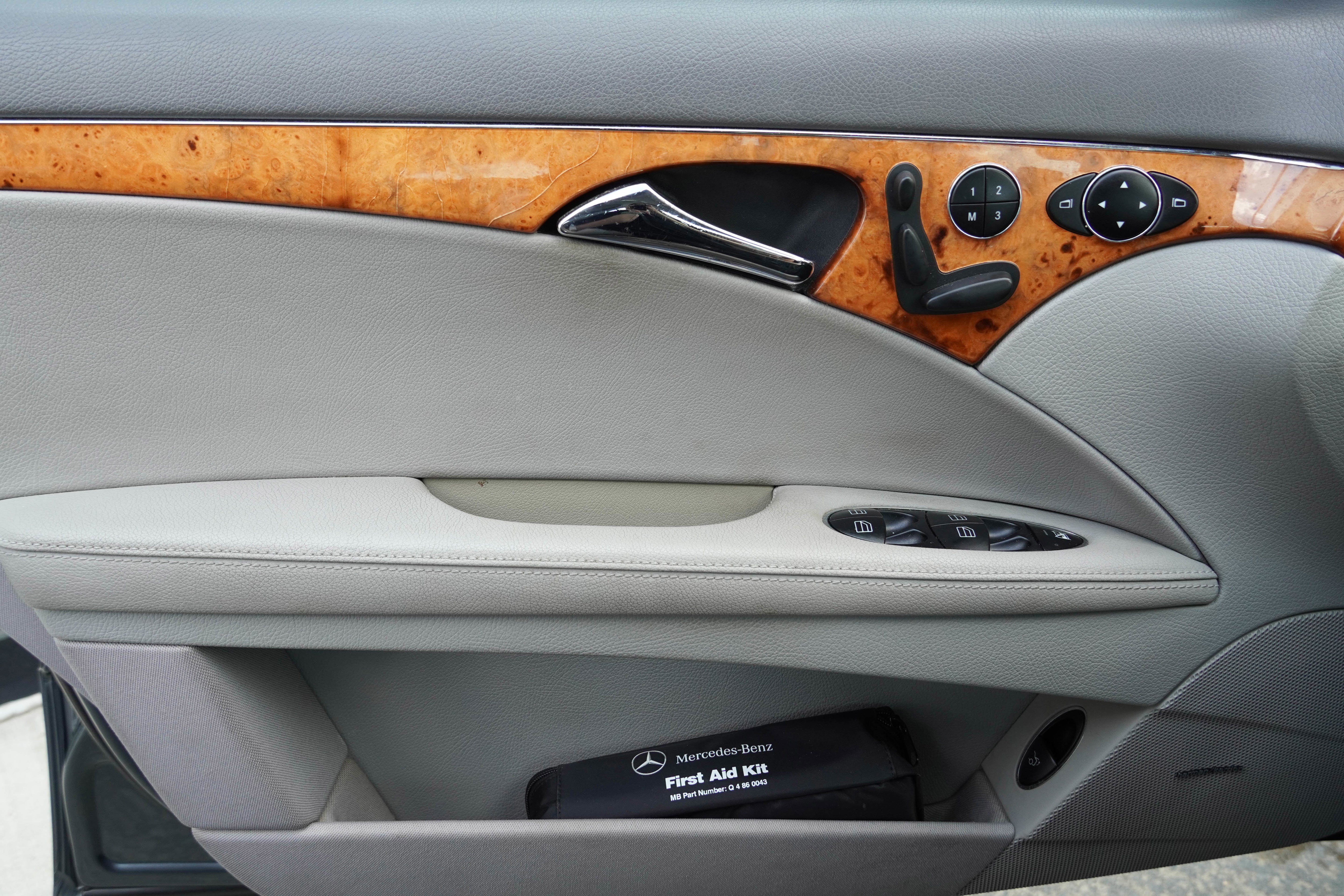 Used 2008 Mercedes-Benz E 350 4MATIC Sedan image 29
