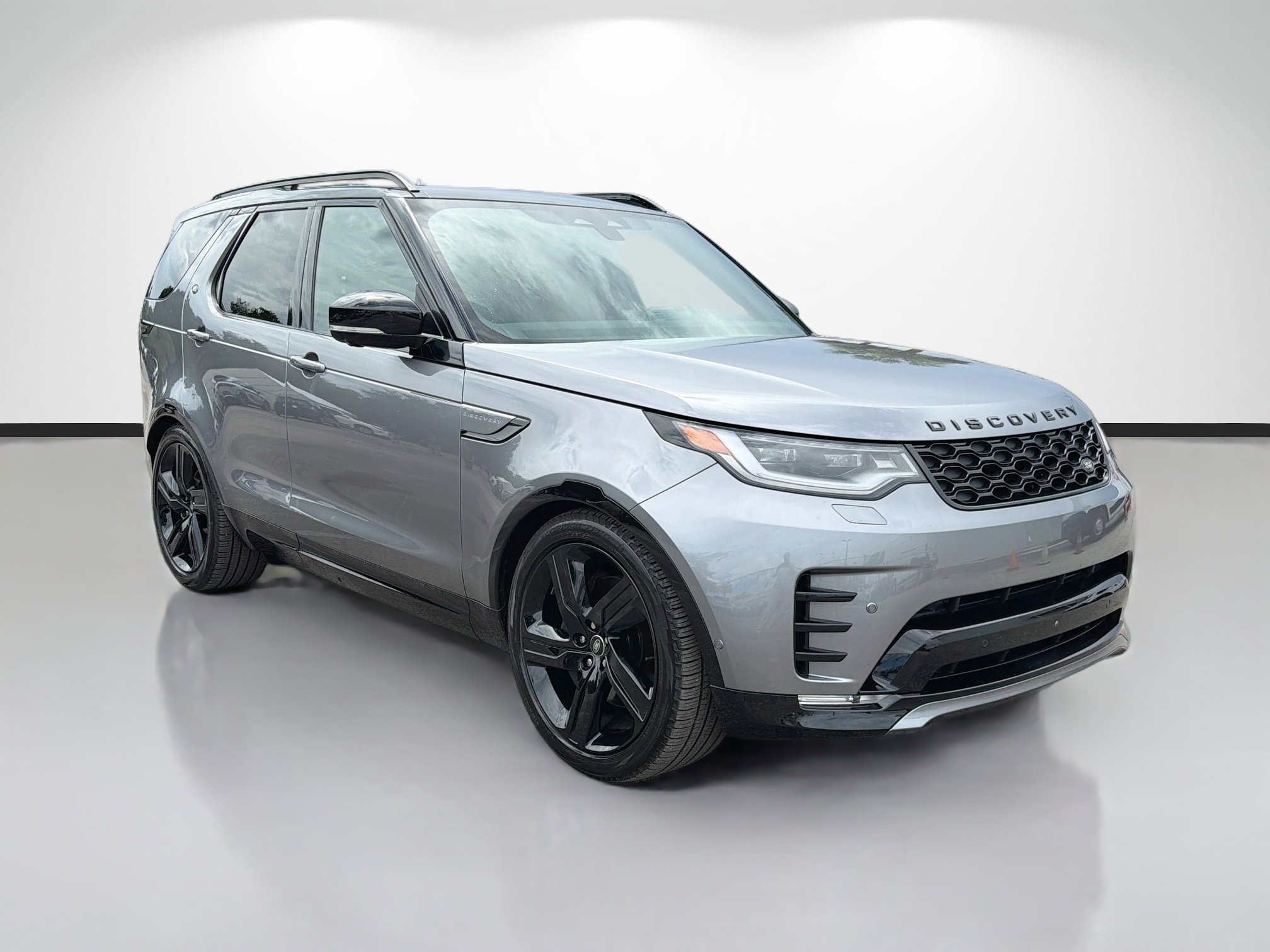 Certified 2025 Land Rover Discovery Dynamic SE AWD/4WD image 7
