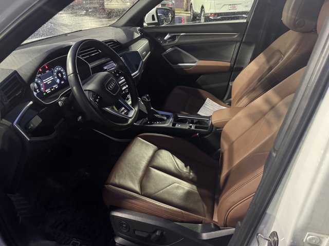 Used 2022 Audi Q3 2.0T Premium w/ Convenience Package image 6