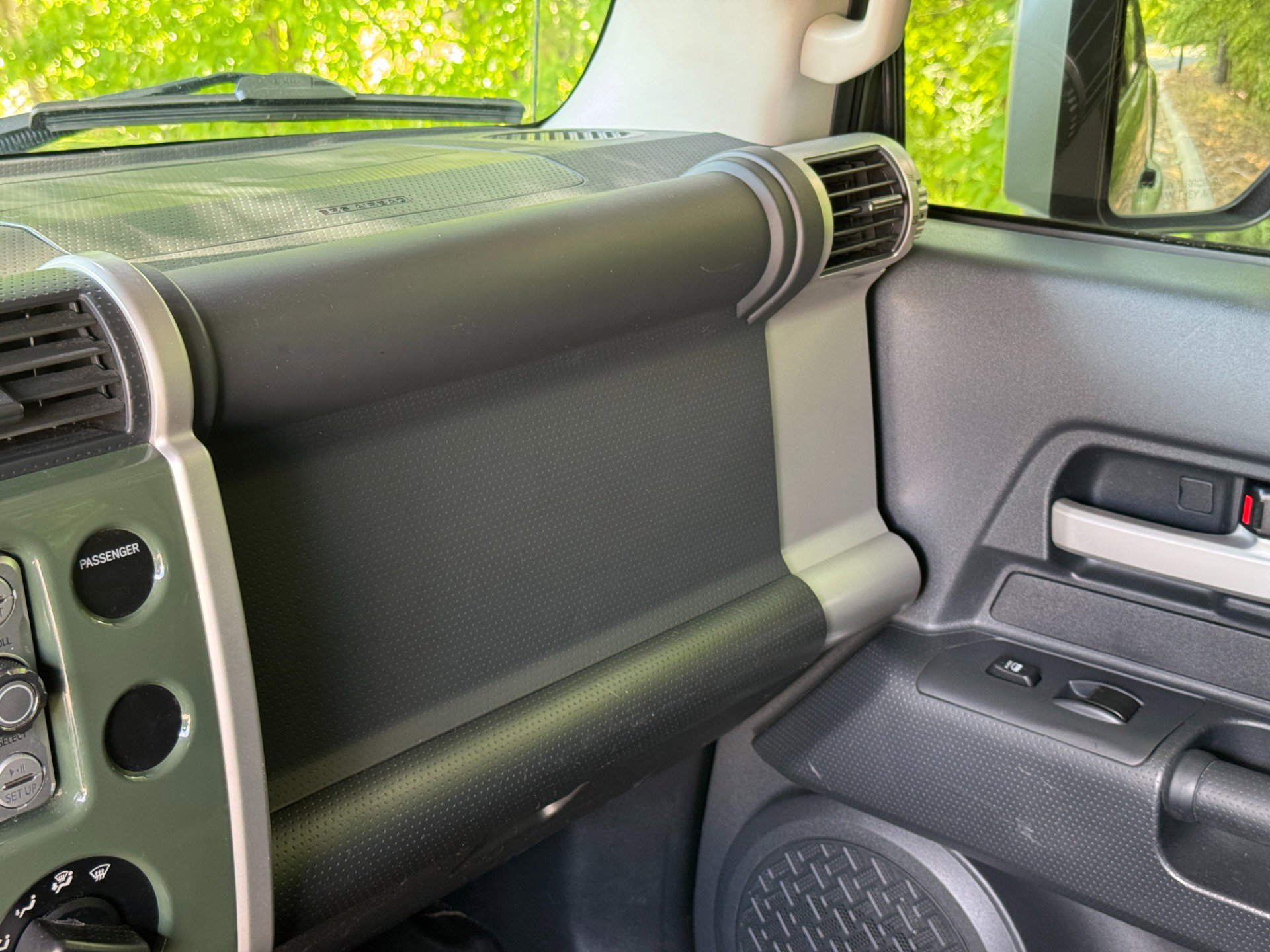 Used 2011 Toyota FJ Cruiser 2WD w/ Convenience Pkg image 33