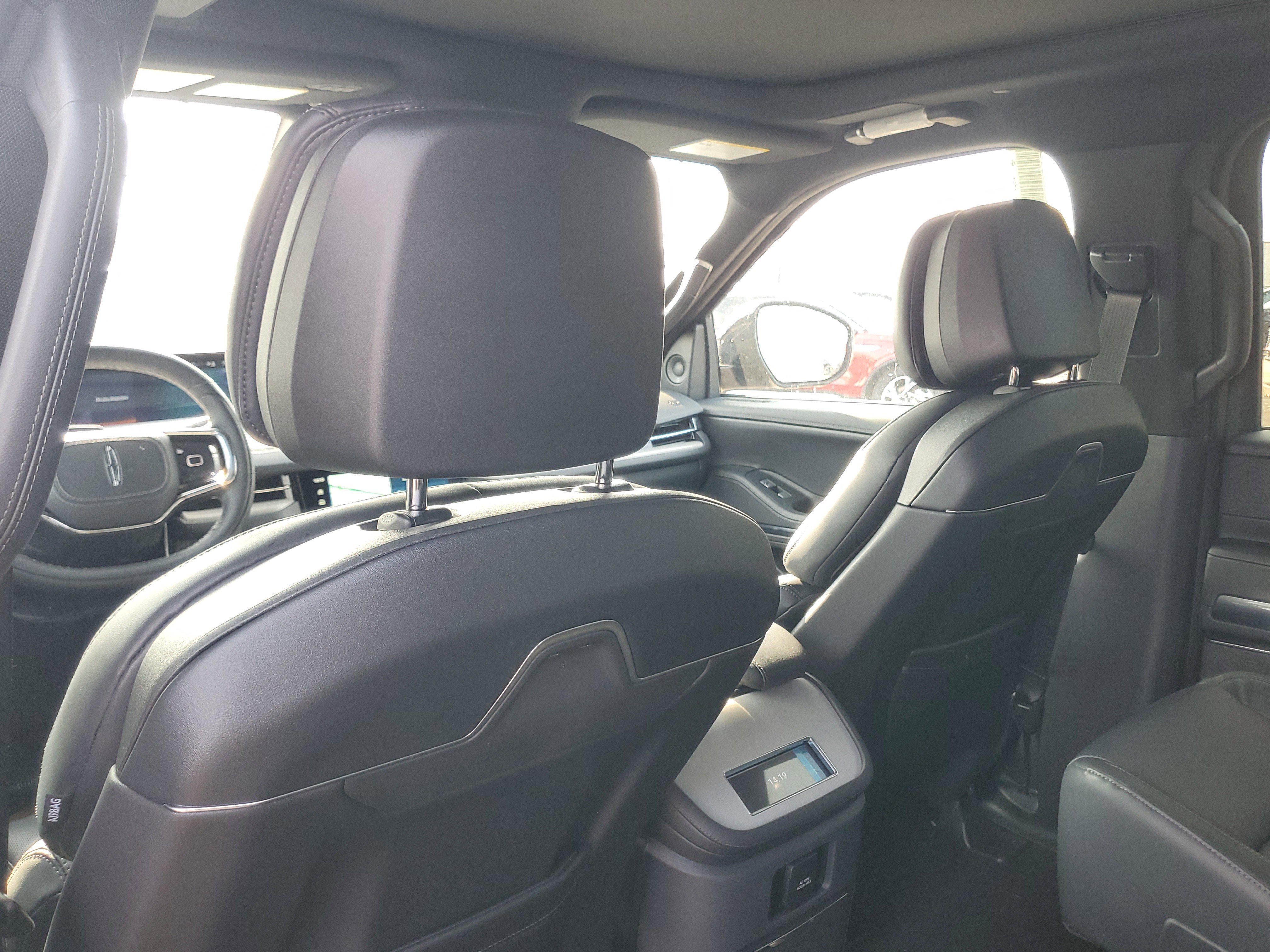 New 2026 Lincoln Navigator Reserve w/ Jet Appearance Package image 28