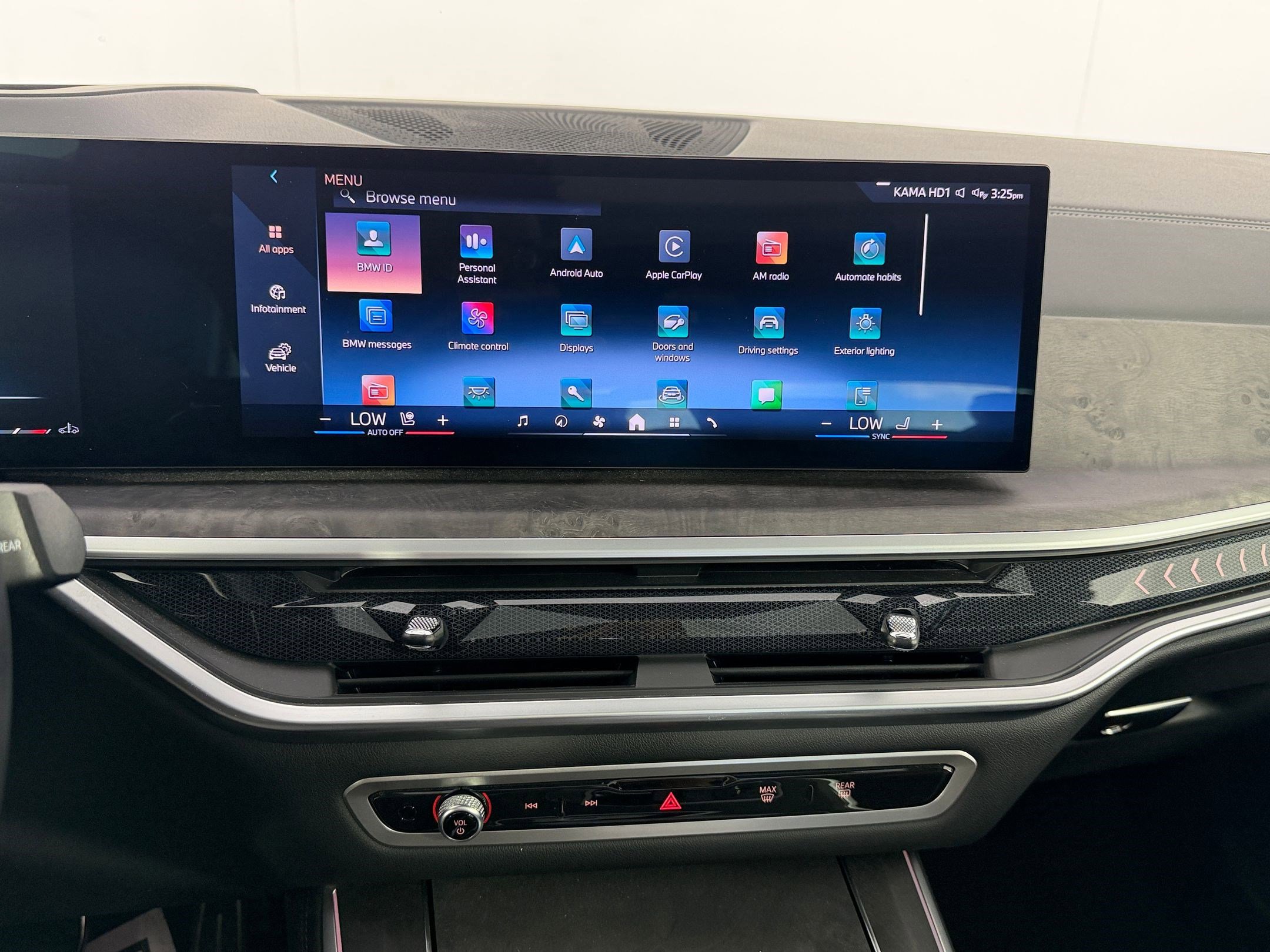 Used 2024 BMW X5 xDrive40i w/ M Sport Package AWD/4WD image 22