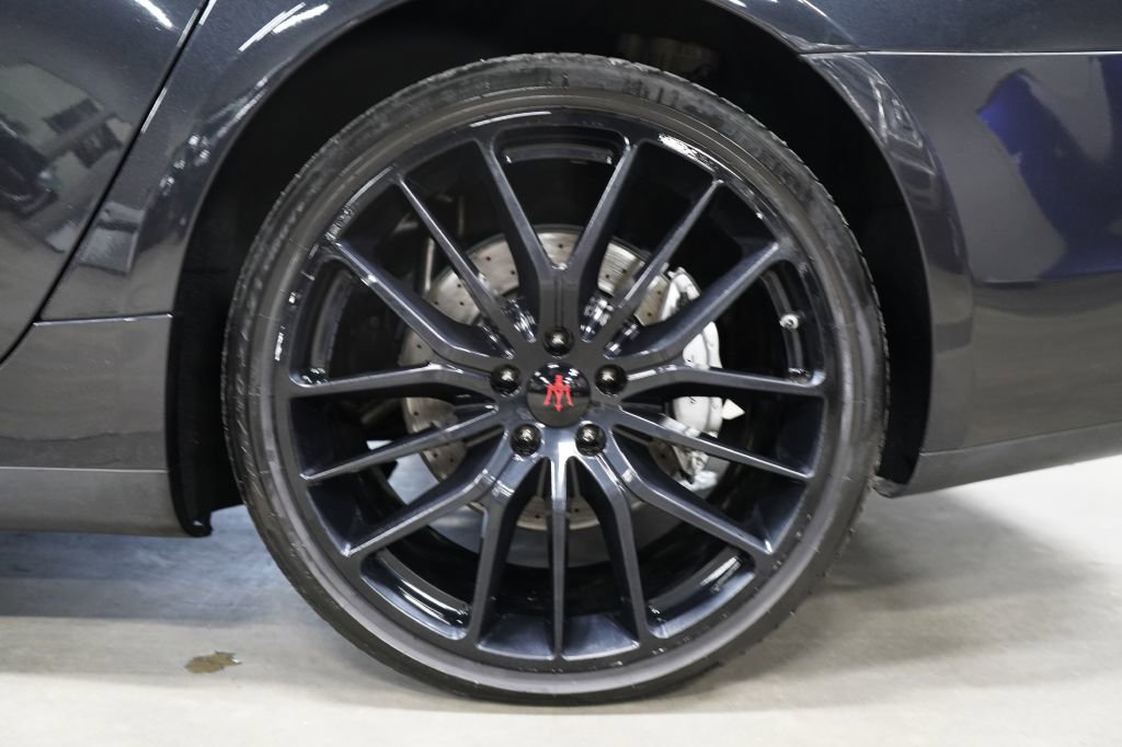 Used 2014 Maserati Quattroporte GTS RWD image 36