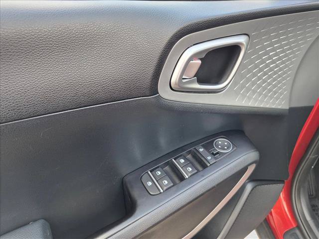 Used 2022 Kia Soul LX w/ Technology Package FWD image 11