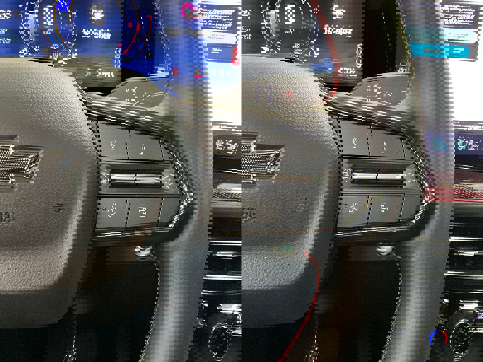 Used 2024 Chevrolet Traverse RS image 19