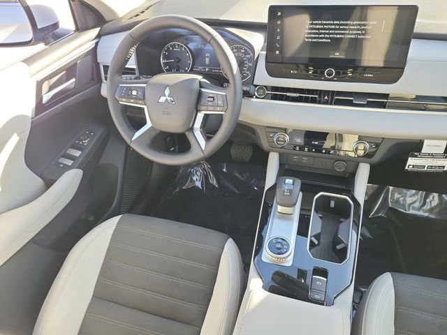 New 2026 Mitsubishi Outlander SE image 16
