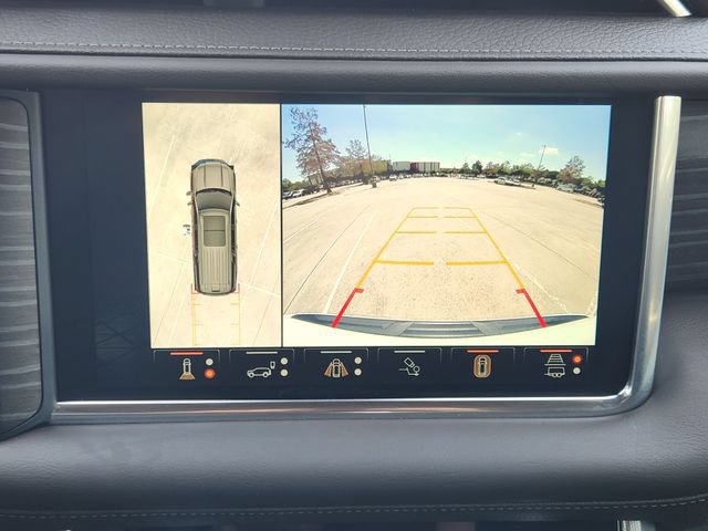 Used 2024 GMC Yukon Denali w/ Advanced Technology Package AWD/4WD image 19