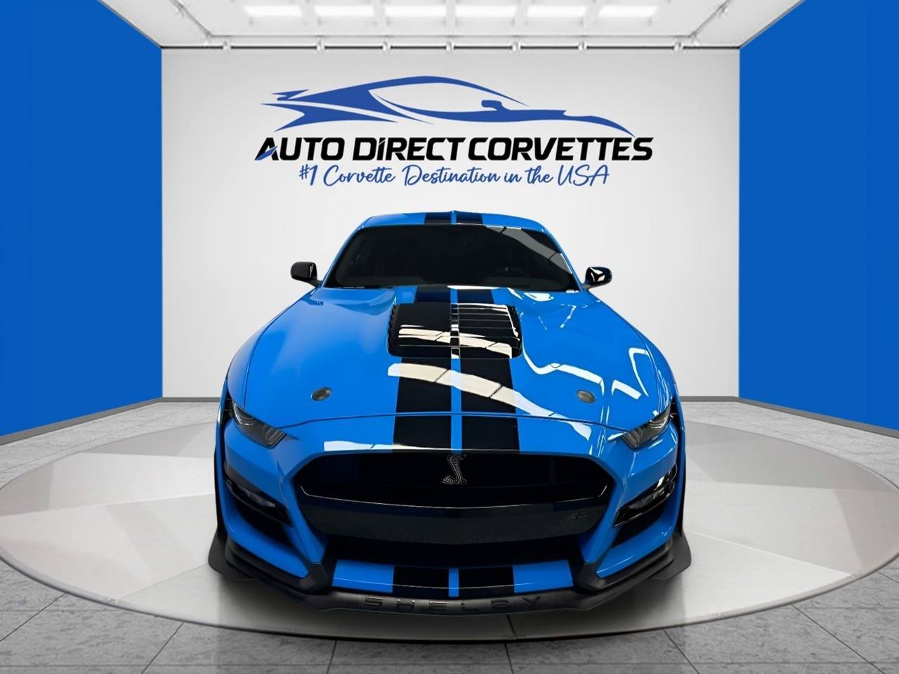 Used 2022 Ford Mustang Shelby GT500 w/ Technology Package RWD image 2