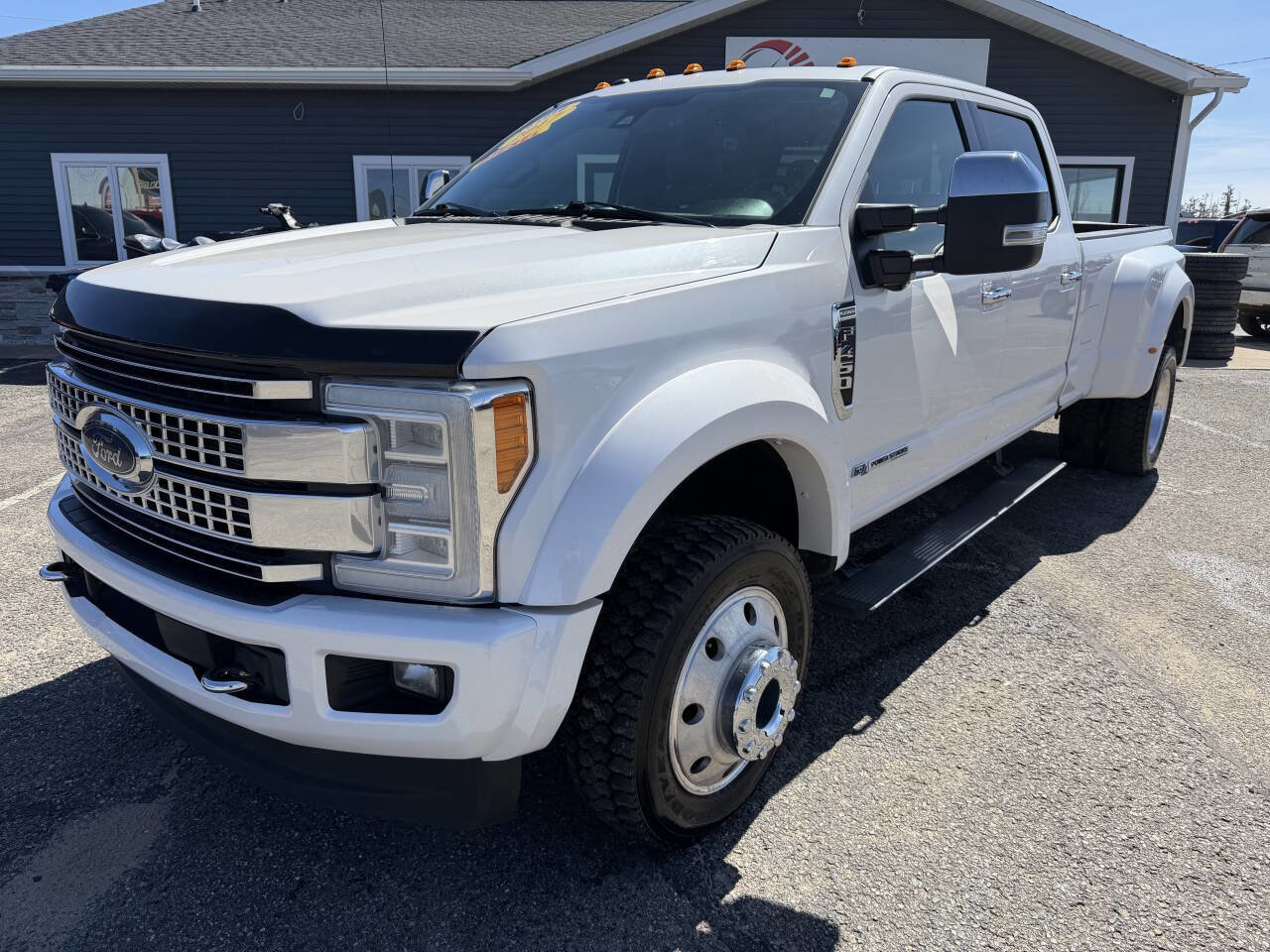 Used 2017 Ford F450 Platinum w/ Platinum Ultimate Package AWD/4WD image 1