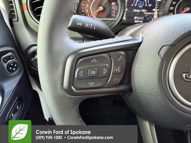 Used 2025 Jeep Gladiator Mojave AWD/4WD image 23