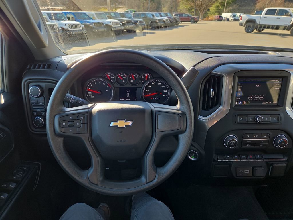 Used 2024 Chevrolet Silverado 1500 Custom image 16