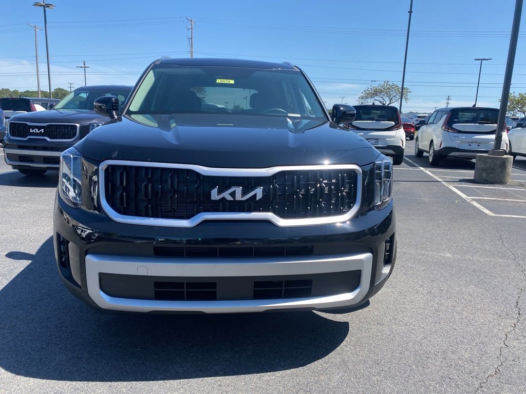 New 2025 Kia Telluride EX w/ EX Captain's Chair Package image 2